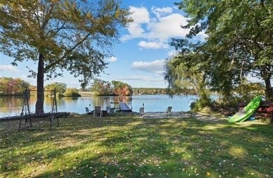 63 Shore Dr, Johnston, RI 02919 - photo 4
