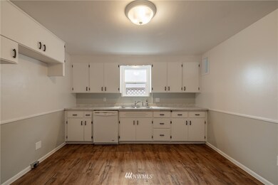 325 S Chelan Ave, Wenatchee, WA 98801 - photo 3