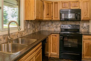 8 Apple Blossom Ln, Hendersonville, NC 28792 - photo 7