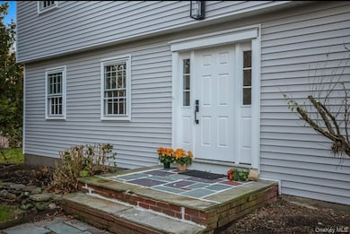 10 Glen Ln, Newburgh, NY 12550 - photo 2