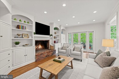 904 Emerald Dr, Alexandria, VA 22308 - photo 4