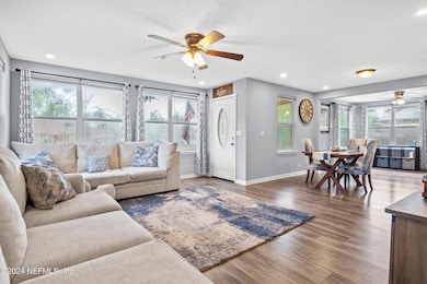 5742 Richmond Rd, Jacksonville, FL 32210 - photo 4