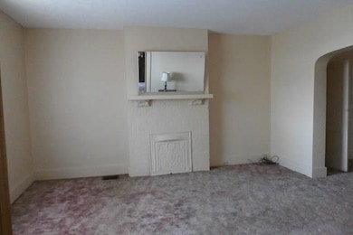 Large living space with deco fireplace