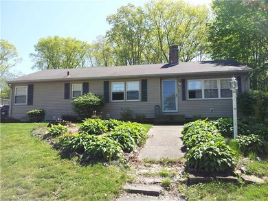 19 Linfield Cir, Lincoln, RI 02865 - photo 2