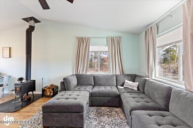 05-LIVINGROOM_SKC_IMG_2-6304