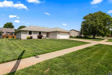 3805 SW Mission Cir, Topeka, KS 66610 - photo 4