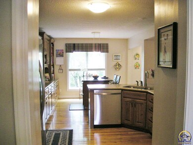 3628 SW Spring Hill Dr, Topeka, KS 66614 - photo 7