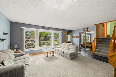 7979 Huntington Cir N, Hanover Park, IL 60133 - photo 3