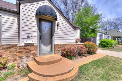 813 W Comanche, Norman    Front Entranace