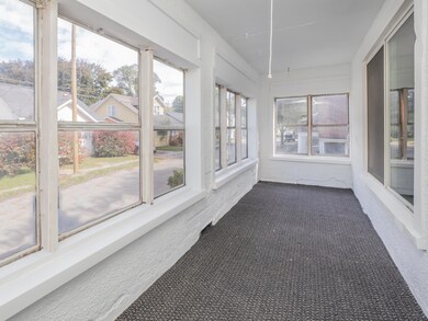 114 E. Maple St-201