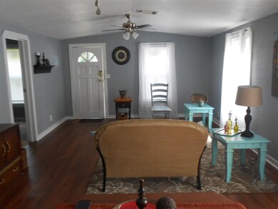 215 E 6th St, Cushing, OK 74023 - photo 5