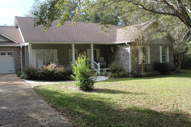 Driveway view of Front