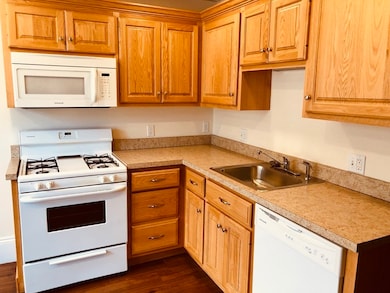 424 E Central St unit A, Franklin, MA 02038 - photo 3