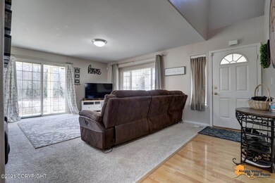 Living Room w/Side Yard Access