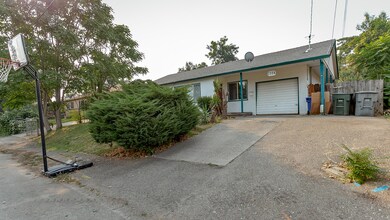 1104 3rd St, Redding, CA 96002 - photo 6