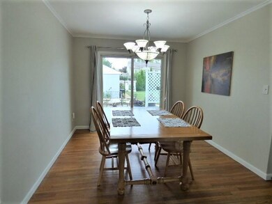 dining room that leads to the deck