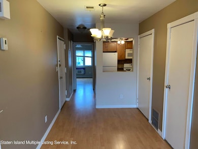 29 Francine Ct unit B, Staten Island, NY 10306 - photo 5