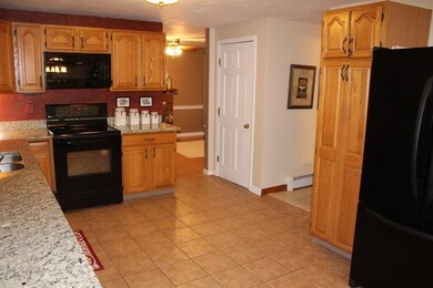 128 E Charlton Rd, Spencer, MA 01562 - photo 7