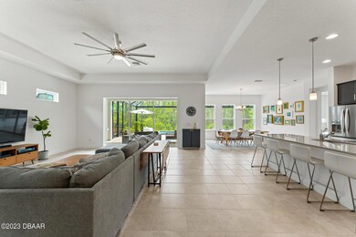 3. 552 Mosaic Blvd-16