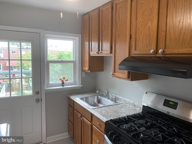 5533 Council St, Halethorpe, MD 21227 - photo 6