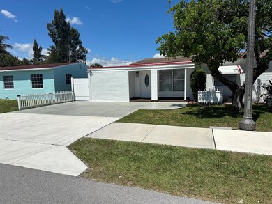 2117 Wellington Rd, West Palm Beach, FL 33409 - photo 2