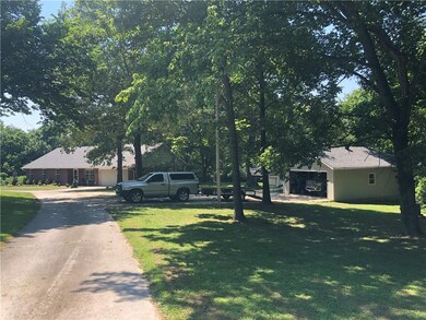 15709 Oak Chase Dr, Fayetteville, AR 72704 - photo 4