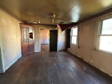 109 Spruce St, Pulaski, VA 24301 - photo 5