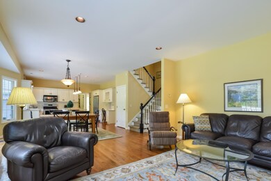 006-Living_Room-4710950-medium