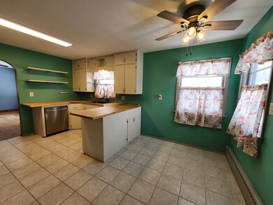 1006 Madison St, Emmetsburg, IA 50536 - photo 7