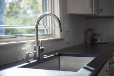 3 Cypress St, Marblehead, MA 01945 - photo 5