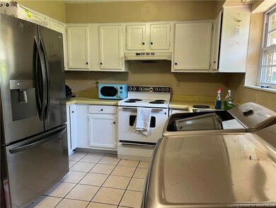Refrigerator in picture does not stay