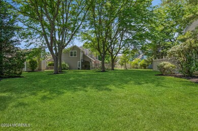 02_8WitherspoonCt_27_SideYard_Large