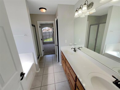 904 NE 26th Ct, Moore, OK 73160 - photo 5