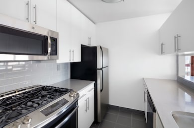 260 W 52nd St unit 21-D, New York, NY 10019 - photo 3