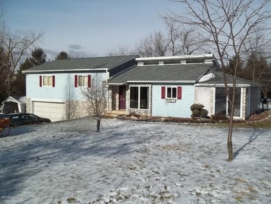 6645 Walnut St, Slatington, PA 18080 - photo 2