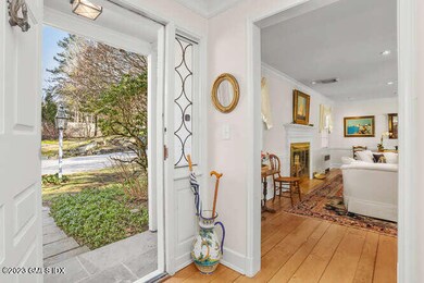 320 Cognewaugh Rd Cos Cob CT-small-005-0