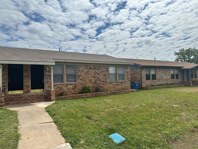 942 Meadowlark Cir, Granbury, TX 76049 - photo 2