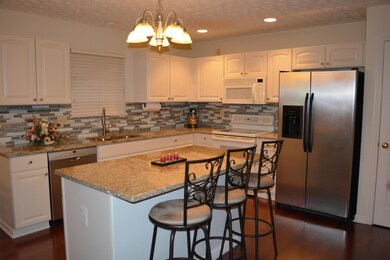 9238 Prestwick Green Dr, Columbus, OH 43240 - photo 5