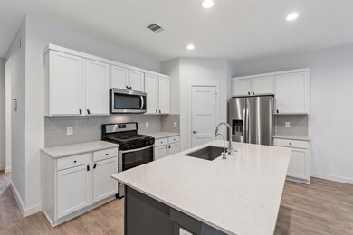 14379 Sweet Meadow Trail, Shenandoah, TX 77384 - photo 6