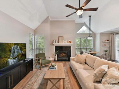 2500 Cranbrook Ln unit 11, Charlotte, NC 28207 - photo 6