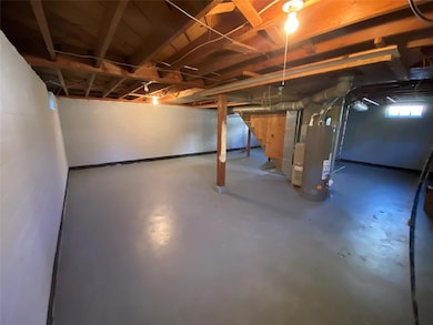 3927 13th St, Des Moines, IA 50313 - photo 3