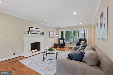 9105 Courtley Ct, Fairfax, VA 22031 - photo 7