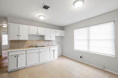 6729 Madrid St, Houston, TX 77021 - photo 4