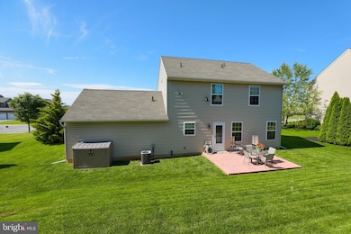 214 Fallowfield Dr, Leola, PA 17540 - photo 2