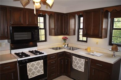 Open Floor plan to Dining Room