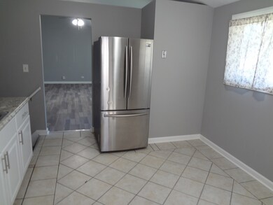 139 Ensenada Dr, Carpentersville, IL 60110 - photo 7