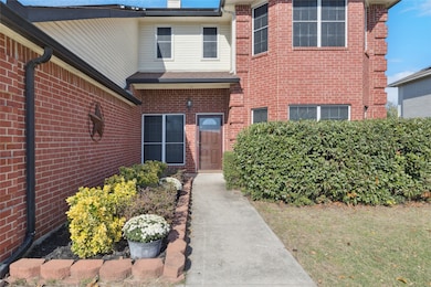 1116 Grand Central Pkwy, Saginaw, TX 76131 - photo 3