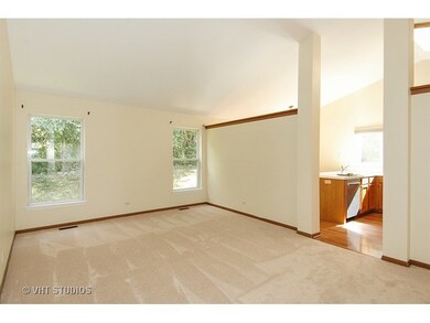 1822 Cambridge Dr, Carpentersville, IL 60110 - photo 2