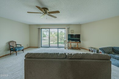 3333MontrealSt302_0027