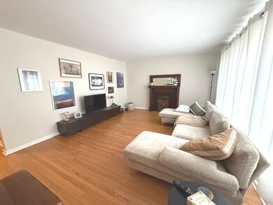 556 Barton Ave unit 1, Evanston, IL 60202 - photo 3